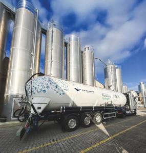 INEOS trials liquid hydrogen truck with Daimler and Vervaeke