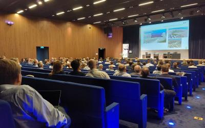 Strong industrial ambitions and unique debates at WaterstofNet’s yearly conference