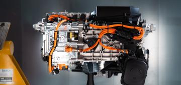 Buckle up! BMW shifts gears further towards hydrogen