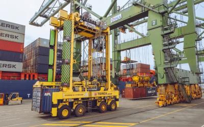 Antwerp Terminal Services (ATS) and CMB.TECH launch World’s First Hydrogen Dual Fuel Straddle Carrier