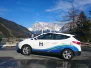 WaterstofNet rijdt met waterstofauto naar H2 South Tirol om samenwerkingsmogelijkheden te bespreken.
