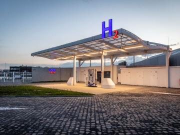 CMB.TECH opens world's first multimodal hydrogen refuelling station and presents hydrogen truck
