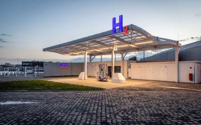 CMB.TECH opens world's first multimodal hydrogen refuelling station and presents hydrogen truck