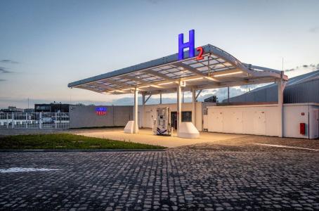 CMB.TECH opens world's first multimodal hydrogen refuelling station and presents hydrogen truck