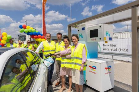 TotalEnergies opent waterstoftankstation in Veldhoven