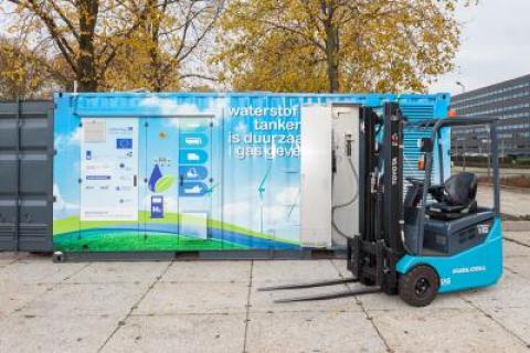 Hydrogen for internal logistics applications