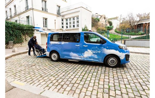 Stellantis deploys a first fleet of 50 wheelchair-accessible hydrogen taxis in Paris