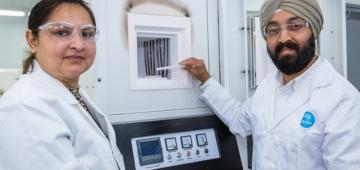Super-efficient electrolyser makes hydrogen with 30% energy savings