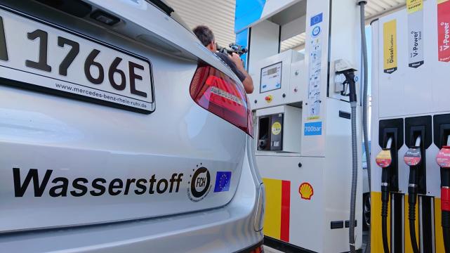 Grootschalige implementatie van waterstoftankstations en voertuigen