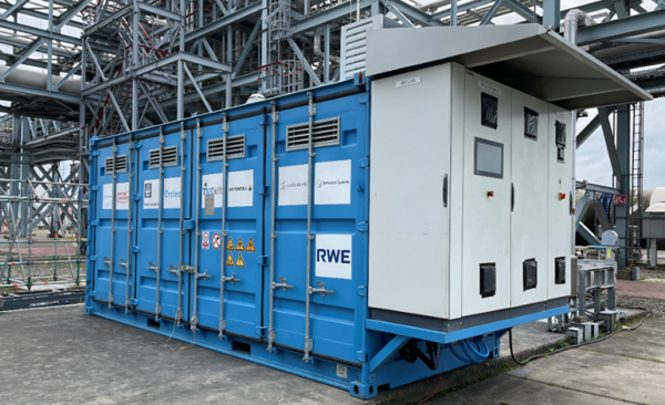 RWE installs first Battolyser System in Eemshaven