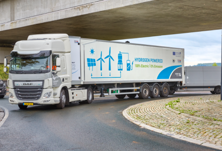 Colruyt Group test als eerste in Europa een 44 ton waterstoftruck, gebouwd door VDL